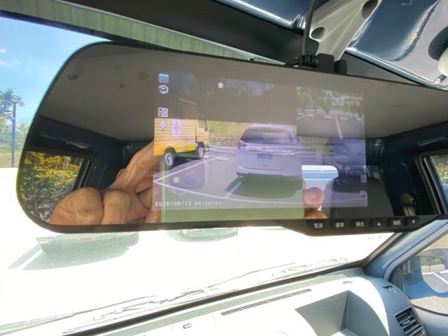 Mitsubishi  Delica  第16張相片