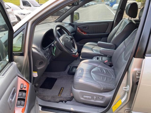 Lexus  RX  第10張相片