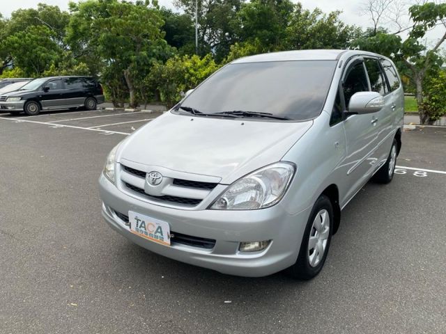 Toyota  Innova  第3張相片