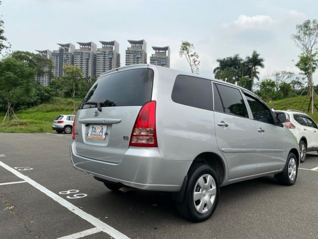 Toyota  Innova  第5張相片