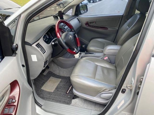 Toyota  Innova  第9張相片