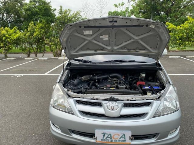 Toyota  Innova  第16張相片