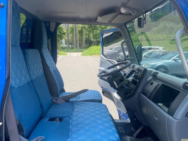 Mitsubishi  Canter  第13張相片