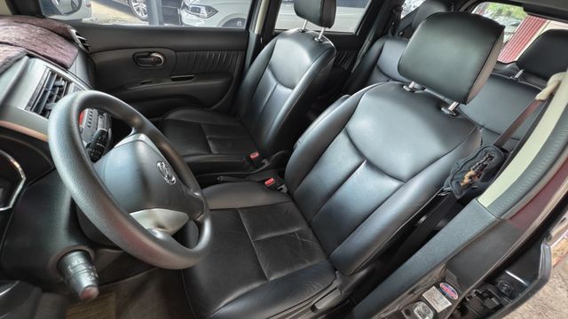 2014年~灰色~1600CC~LIVINA~優質代步車~大空間~購物~出去玩~超級實用~一手漂亮美車  第15張相片