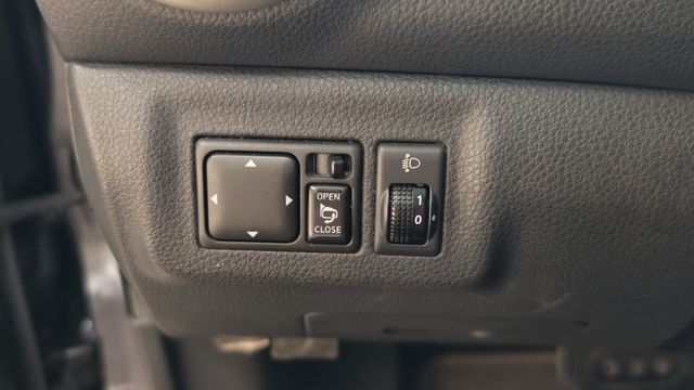 2014年~灰色~1600CC~LIVINA~優質代步車~大空間~購物~出去玩~超級實用~一手漂亮美車  第16張相片