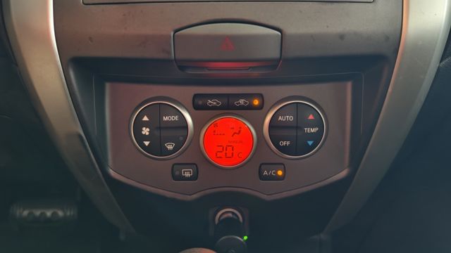 2014年~灰色~1600CC~LIVINA~優質代步車~大空間~購物~出去玩~超級實用~一手漂亮美車  第19張相片