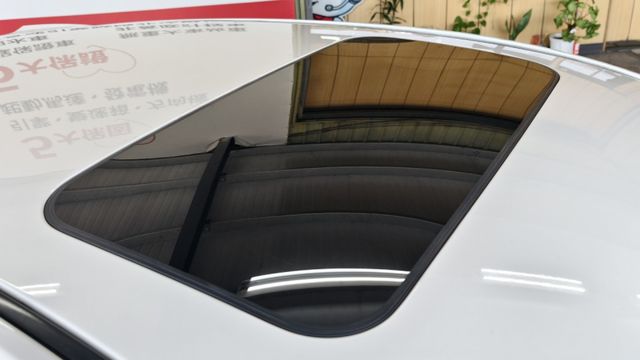 2013年五門~2000CC帥氣頂級馬3~HID頭燈~賽車皮椅~多媒體影音~恆溫~天窗~檔位快撥鍵~定速  第6張相片