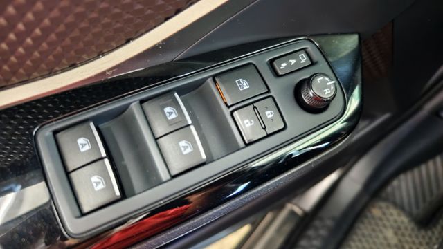 2019年尊爵版 僅跑2萬 1200cc超省油~省稅金~AWD傳動系統~傳電熱椅 盲點 免鑰匙 認證車 原鈑件  第15張相片