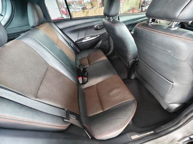 2017年~一手車跑51XXX~TOYOTA 大YARIS~頂級~免鑰匙~恆溫~多媒體音響主機~居家代步~出門郊遊~  第6張相片