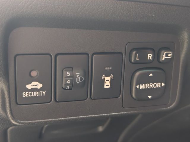 2012~黑色~一手車~ALTIS~恆溫~定速~安全氣囊~電折~車前距雷達~霧燈~電子式大燈調整  第9張相片