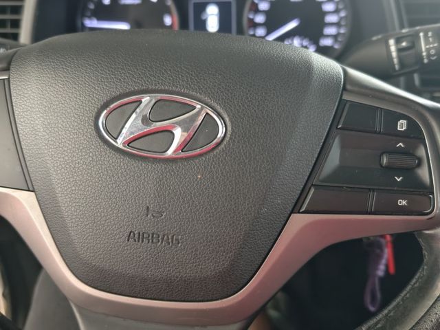 2018年~超便宜~優質代步好車~ELANTRA~外型年輕時尚~柴油有力~電折~多媒體主機~安全氣囊  第14張相片