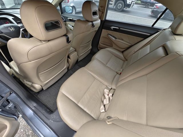 2006年喜美本田~不敗年輕車~喜美8代~一手車~1800CC~省油省稅金~方向盤檔位快撥~年輕賽車風~恆溫~天窗  第12張相片