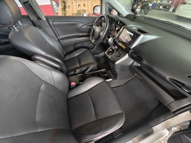 2016年~超級漂亮WISH~全車原鈑件~一手車~里程僅跑12萬唷~優質7人座的車已經不多~省油~耐超~後座出風口~  第6張相片