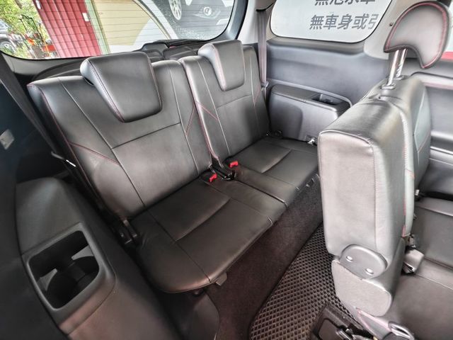 2016年~超級漂亮WISH~全車原鈑件~一手車~里程僅跑12萬唷~優質7人座的車已經不多~省油~耐超~後座出風口~  第8張相片