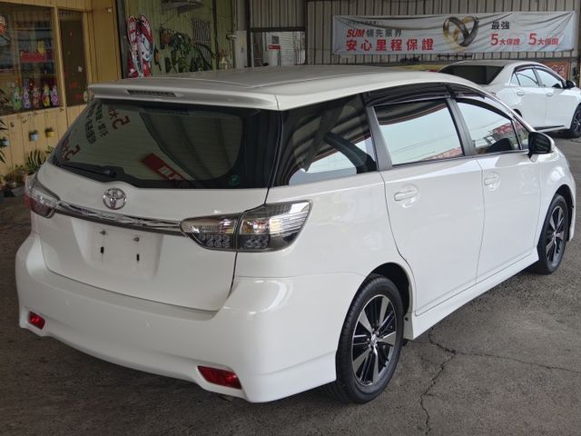 2016年~超級漂亮WISH~全車原鈑件~一手車~里程僅跑12萬唷~優質7人座的車已經不多~省油~耐超~後座出風口~  第9張相片