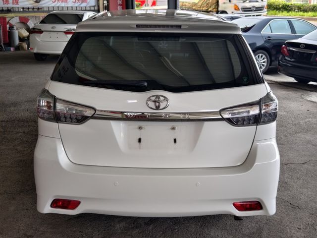 2016年~超級漂亮WISH~全車原鈑件~一手車~里程僅跑12萬唷~優質7人座的車已經不多~省油~耐超~後座出風口~  第10張相片