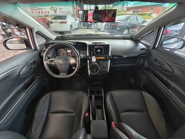 2016年~超級漂亮WISH~全車原鈑件~一手車~里程僅跑12萬唷~優質7人座的車已經不多~省油~耐超~後座出風口~  第15張相片