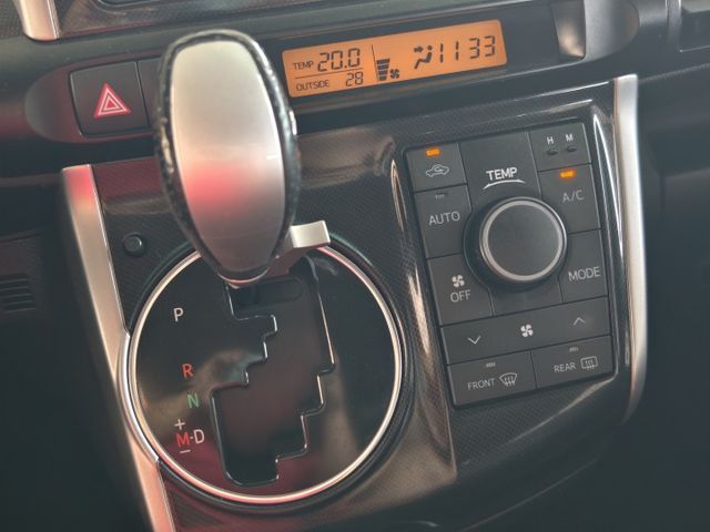 2016年~超級漂亮WISH~全車原鈑件~一手車~里程僅跑12萬唷~優質7人座的車已經不多~省油~耐超~後座出風口~  第20張相片