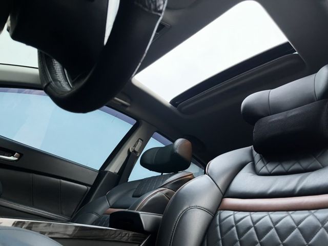 2017年 納智捷 U6 TURBO ECO 最高階配備 IKEY、摸門、換檔撥片、定速、循跡防滑 便宜好開車況好  第7張相片