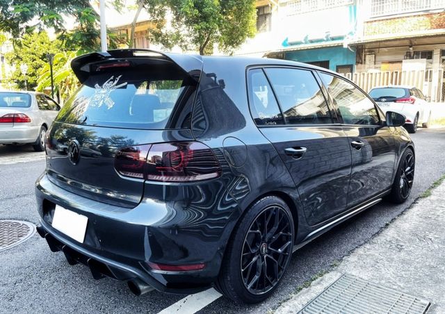 2011年 小鋼炮 GTI 跑少 全車精品改 IPE中尾段閥門 XYZ避震器 安卓機Apple CarPlay 氣氛燈  第4張相片