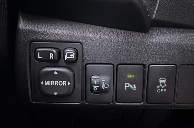 2015年 ALTIS X版 一手車 無事故 IKEY摸門 定速 抬頭顯示器 安卓機 倒車顯影 雷達 可保固  第13張相片