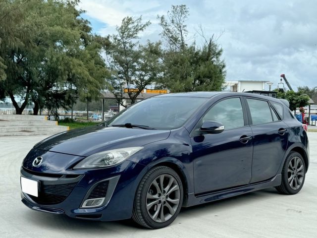 2011年 Mazda3 頂級版 有IKEY 天窗 安卓機  倒車顯影 一手用 車況優質 代步車首選  第1張相片