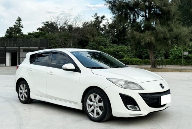 2010年 Mazda3 頂級版 里程跑少 天窗 IKEY 安卓機 便宜代步車 妥善率高 車況好 年輕人首選  第2張相片