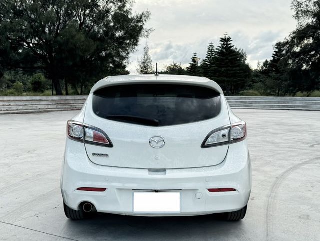 2010年 Mazda3 頂級版 里程跑少 天窗 IKEY 安卓機 便宜代步車 妥善率高 車況好 年輕人首選  第4張相片