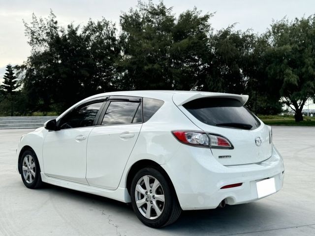 2010年 Mazda3 頂級版 里程跑少 天窗 IKEY 安卓機 便宜代步車 妥善率高 車況好 年輕人首選  第6張相片