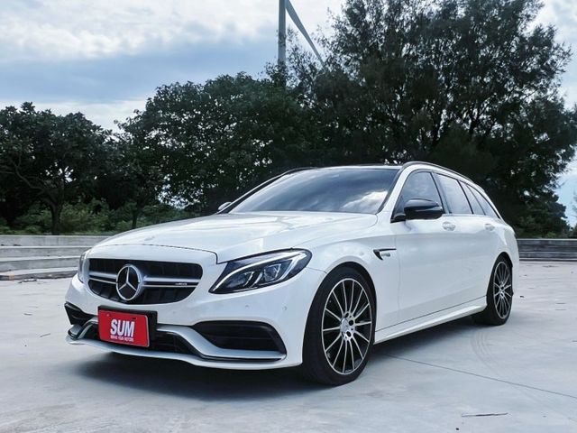 2016 Benz C43 AMG 旅行車 配備超滿 !! 23P套件 柏林之音 四輪傳動 全景天窗 自動停車  第1張相片