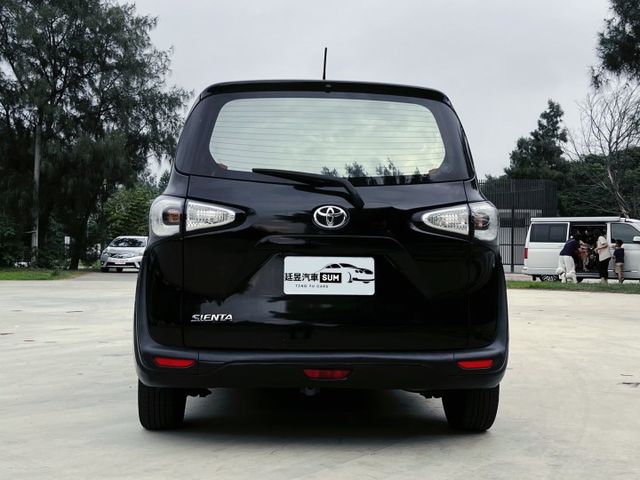 2017年 Toyota Sienta 1.5 有I-Key 認證車 里程15萬 5人座  第5張相片