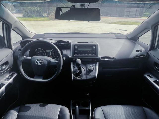 2015 Toyota Wish 2.0 七人座 里程27萬 定速/電動後視鏡/恒温/後座分離傾倒 保值神車 代步又要空  第8張相片
