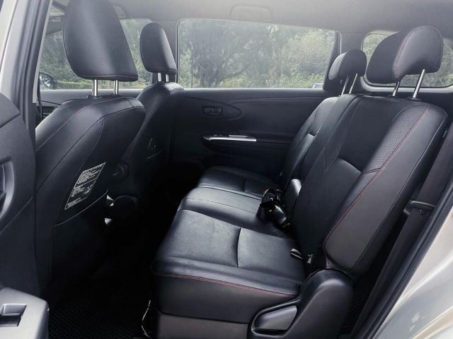 2015 Toyota Wish 2.0 七人座 里程27萬 定速/電動後視鏡/恒温/後座分離傾倒 保值神車 代步又要空  第10張相片