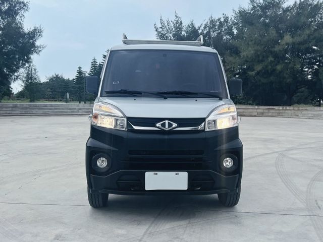 新款省油大馬力 雙安全氣囊 循跡系統 車側盲點 ISOFIX 胎壓 #VERYCA #A180 #露營 #載貨  第2張相片
