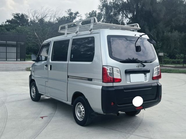 新款省油大馬力 雙安全氣囊 循跡系統 車側盲點 ISOFIX 胎壓 #VERYCA #A180 #露營 #載貨  第4張相片