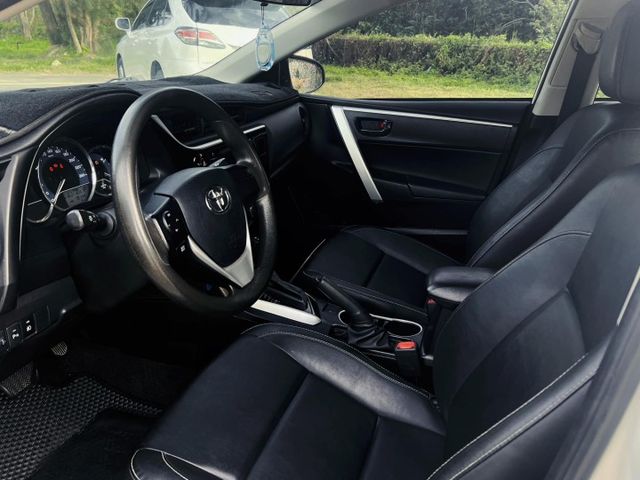 2017 Toyota Corolla Altis 1.8 無事故 無泡水 車況漂亮  保質神車 里程17萬  第2張相片