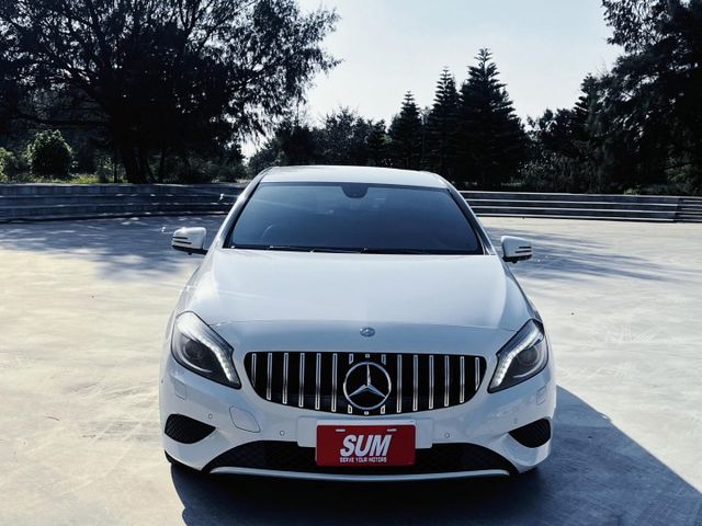 夢想駕馭 尊榮享受！升級AMG！安卓機 CarPlay 自動停車 360環景 光感應頭燈 I-Stop怠速熄火  第2張相片