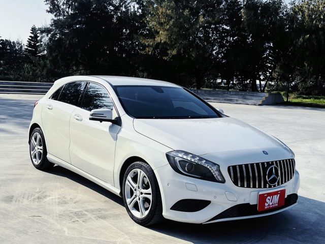 夢想駕馭 尊榮享受！升級AMG！安卓機 CarPlay 自動停車 360環景 光感應頭燈 I-Stop怠速熄火  第3張相片