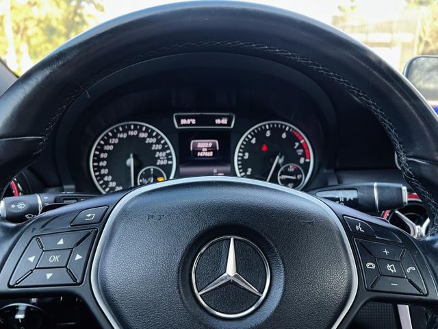 夢想駕馭 尊榮享受！升級AMG！安卓機 CarPlay 自動停車 360環景 光感應頭燈 I-Stop怠速熄火  第13張相片