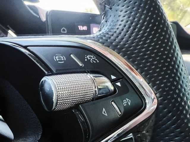 -KEY 摸門 Acc跟車 車道偏移 智慧車陣穿梭 MatrixLED頭燈 盲點 電熱椅 無線充電板 CarPlay  第16張相片