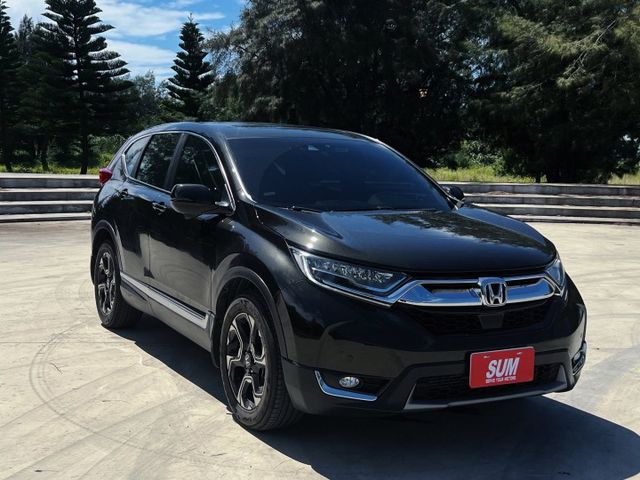 熱門休旅 CR-V S版 里程7萬  I-Key ACC跟車 車道偏移 全景天窗 LED頭燈 電動腰靠 電尾門  第1張相片