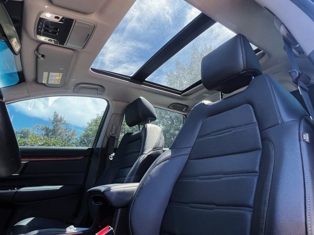 熱門休旅 CR-V S版 里程7萬  I-Key ACC跟車 車道偏移 全景天窗 LED頭燈 電動腰靠 電尾門  第6張相片