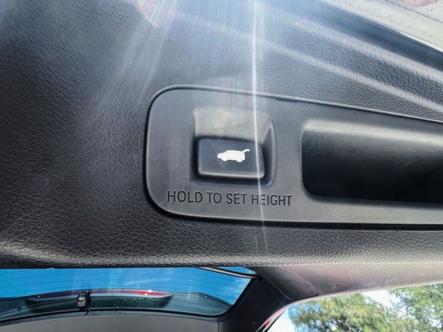 熱門休旅 CR-V S版 里程7萬  I-Key ACC跟車 車道偏移 全景天窗 LED頭燈 電動腰靠 電尾門  第10張相片