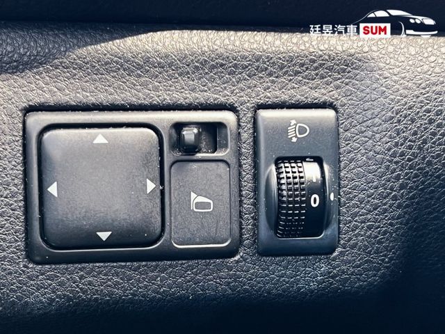 掀背大空間｜僅跑7萬｜代步商用多功能｜省油省稅 高CP值｜最佳轎式休旅車｜空間大 載人載貨都方便  第11張相片