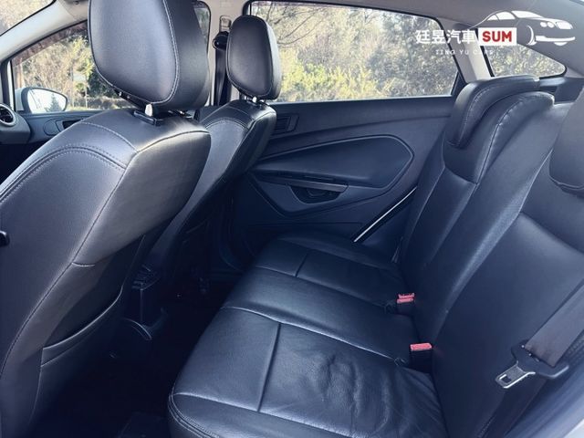 一手車 里程16萬 安卓機/抬頭顯示/皮椅  第8張相片