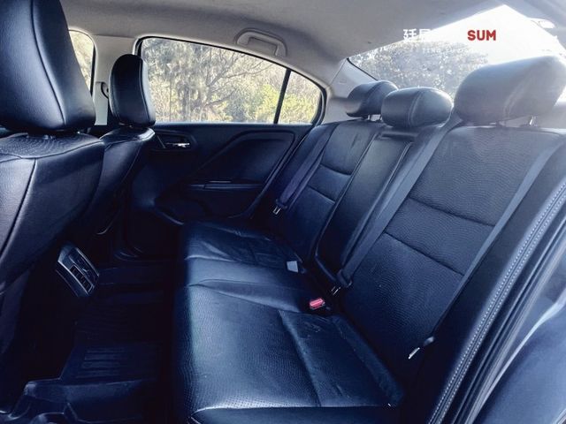 省油代步首選 倒車顯影 倒車雷達 循跡防滑 電折後視鏡 方向盤快控 抬頭顯示 衛星導航  第10張相片