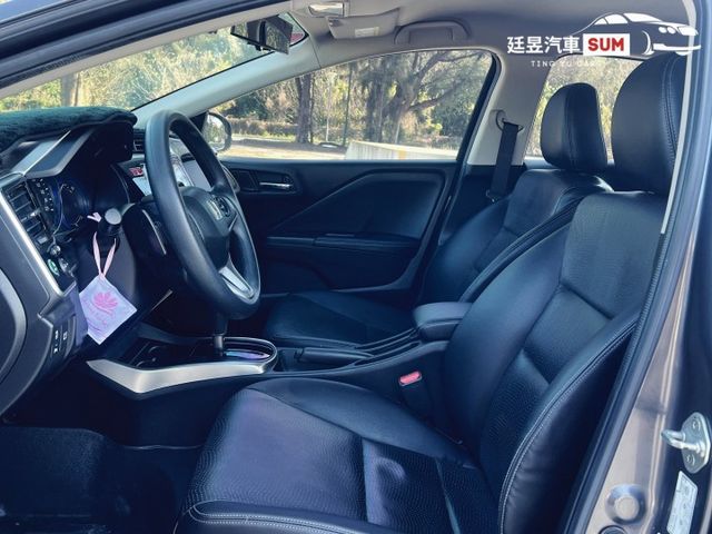 省油代步首選 倒車顯影 倒車雷達 循跡防滑 電折後視鏡 方向盤快控 抬頭顯示 衛星導航  第9張相片