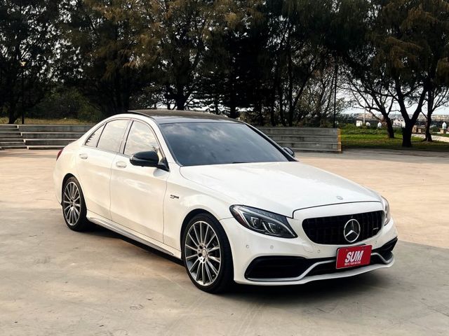C450 AMG 4Matic #C43 少年董的最愛 氣氛一級棒 I-Key 柏林之音 360環景影像 全景天窗 盲點  第3張相片