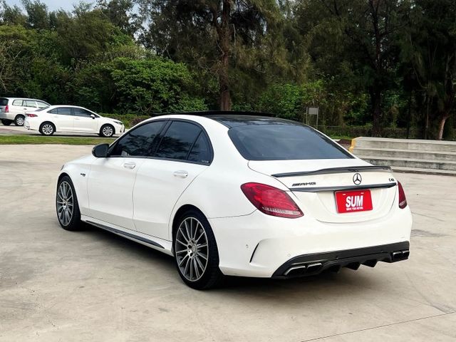 C450 AMG 4Matic #C43 少年董的最愛 氣氛一級棒 I-Key 柏林之音 360環景影像 全景天窗 盲點  第6張相片