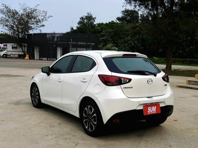 代步掀背小車 I-Key 衛星導航 電折後視鏡 循跡防滑 倒車雷達 倒車顯影 藍牙通訊  第6張相片
